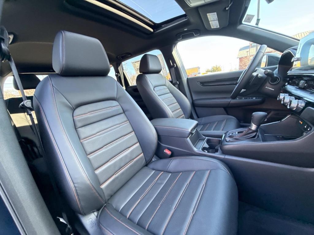 new 2026 Honda CR-V Hybrid car, priced at $43,700