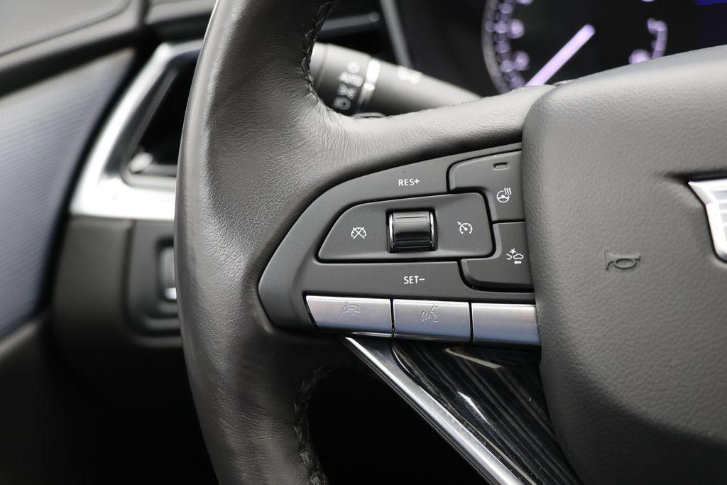 used 2025 Cadillac XT6 car, priced at $40,900