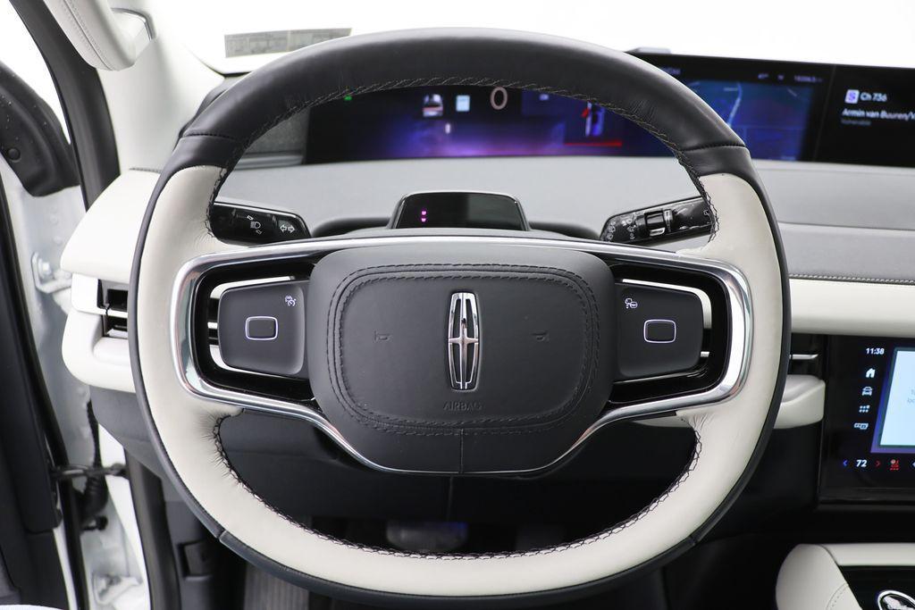 used 2025 Lincoln Navigator car, priced at $84,900