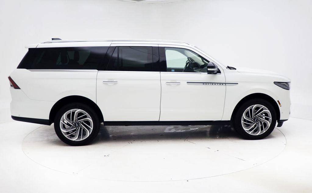 used 2025 Lincoln Navigator car, priced at $84,900