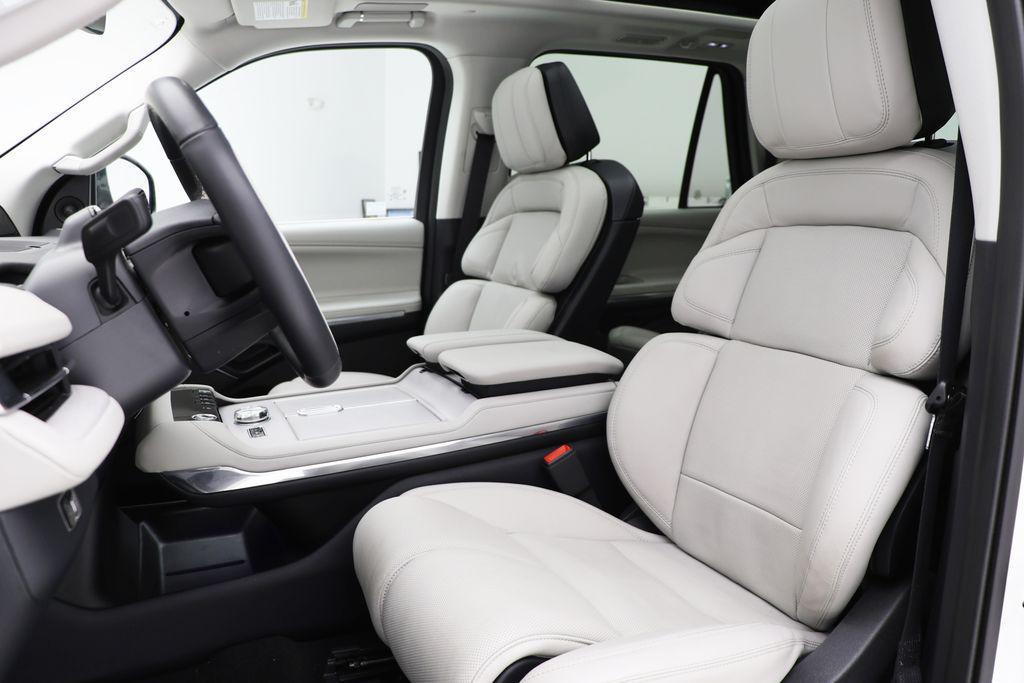used 2025 Lincoln Navigator car, priced at $84,900