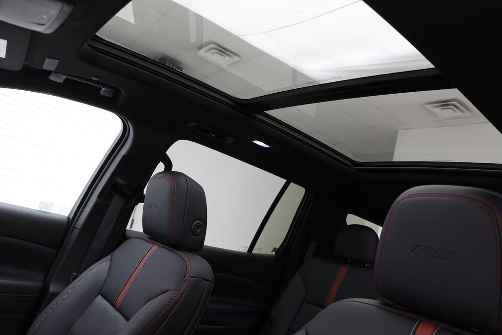 used 2024 Chevrolet Traverse car, priced at $48,900