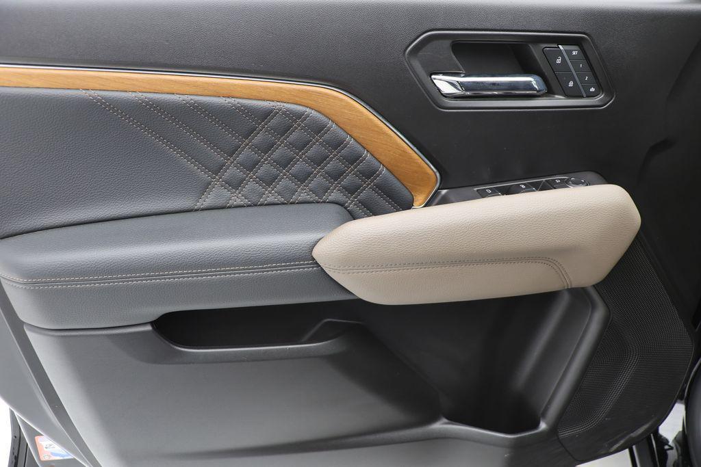 used 2023 GMC Canyon car, priced at $43,450