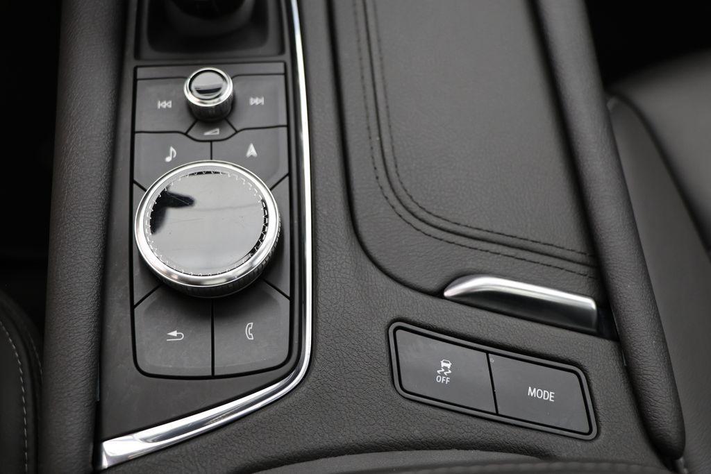 2023 Crystal White Tricoat Cadillac XT6