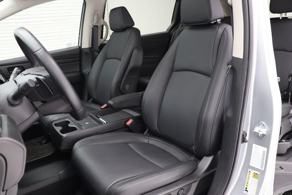 used 2025 Honda Odyssey car, priced at $38,900