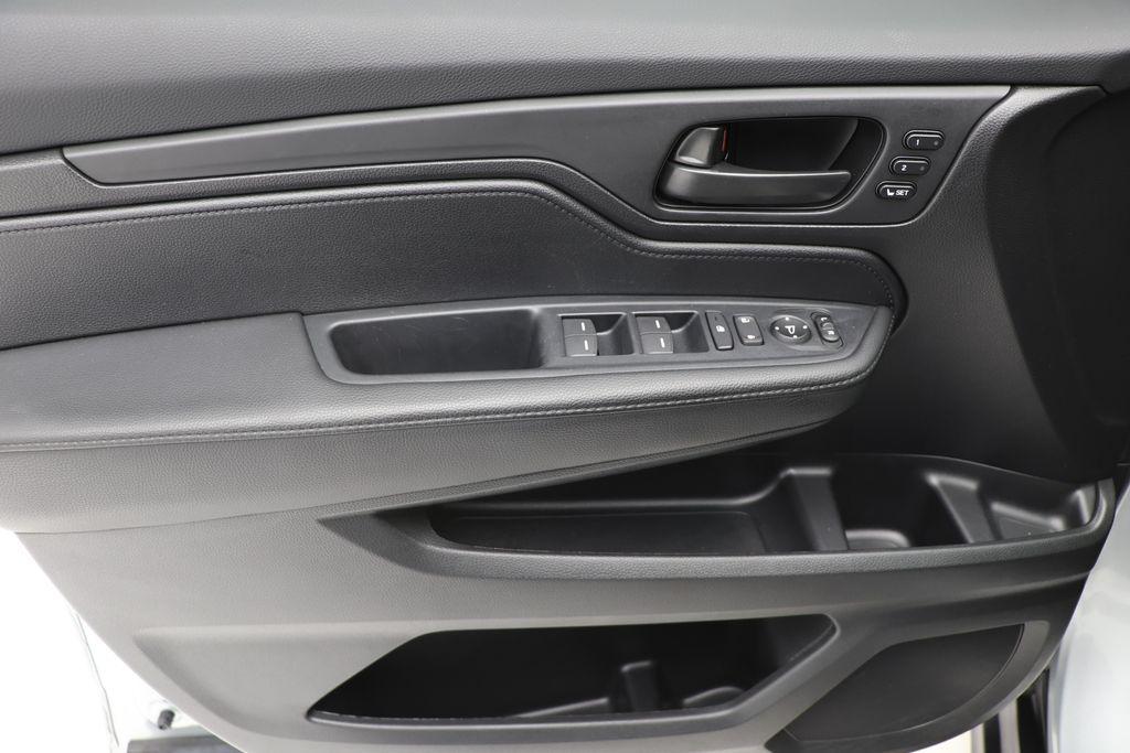 used 2025 Honda Odyssey car, priced at $38,900