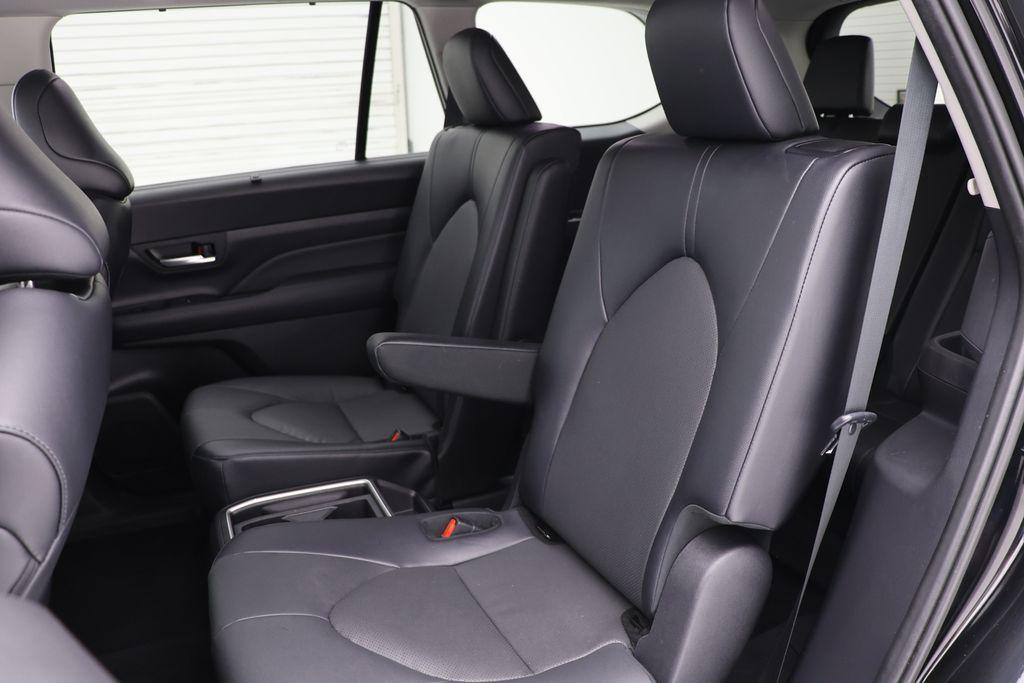 used 2025 Toyota Grand Highlander car, priced at $39,400