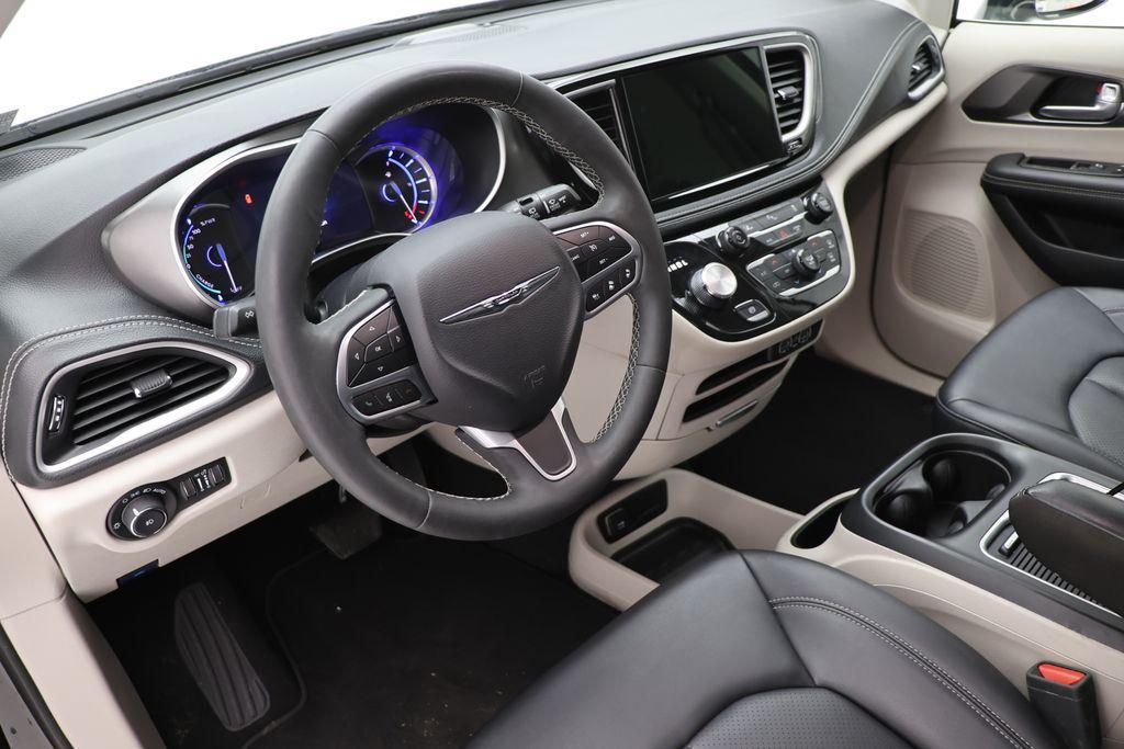 used 2024 Chrysler Pacifica Hybrid car, priced at $24,900