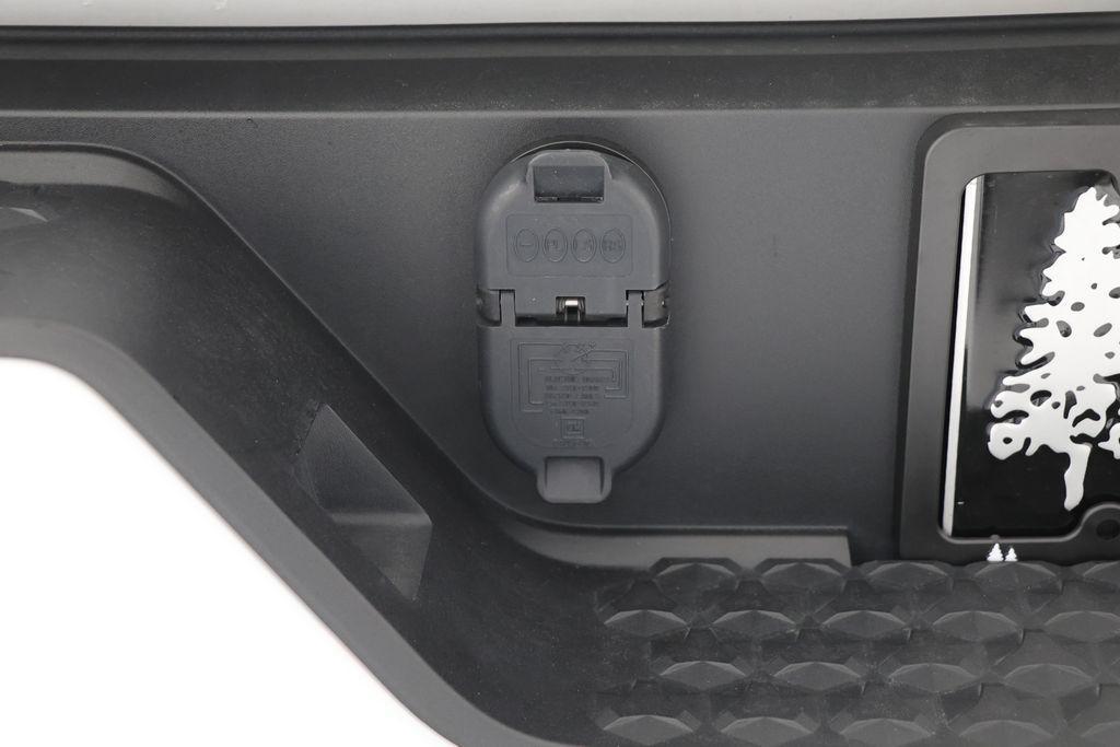 used 2024 GMC Canyon car, priced at $36,900