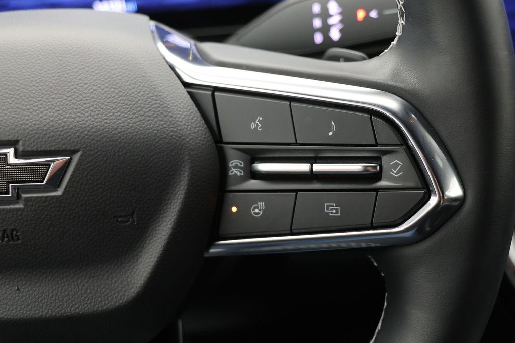 used 2024 Chevrolet Traverse car, priced at $33,995