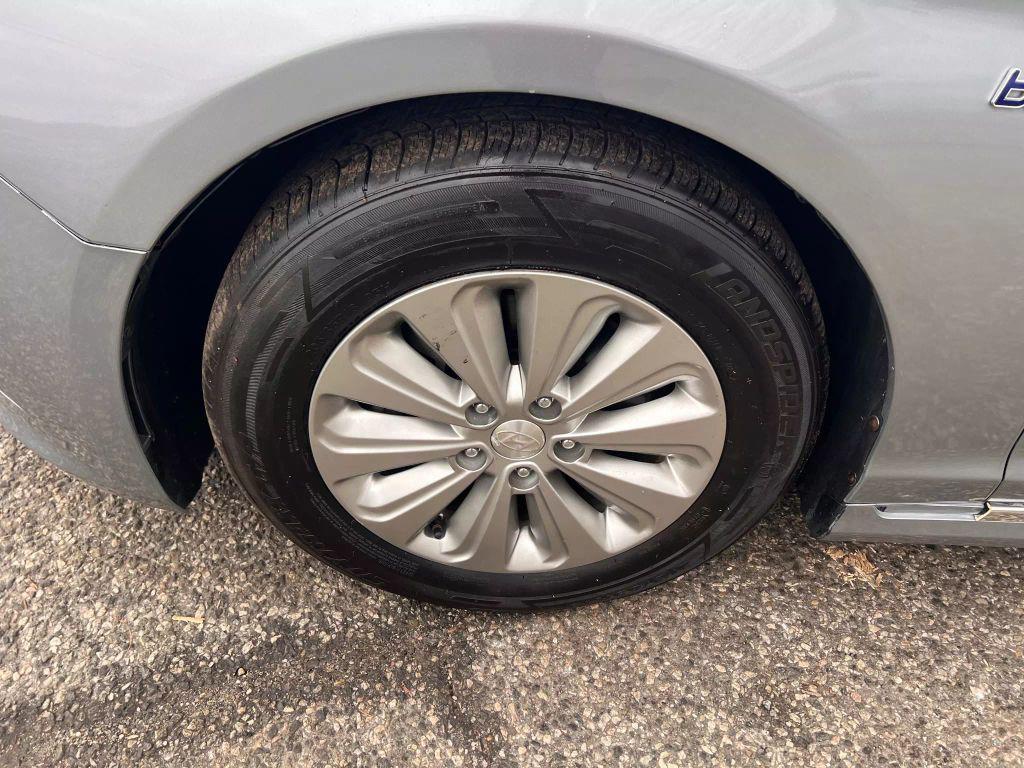 used 2016 Hyundai Sonata Hybrid car, priced at $7,995