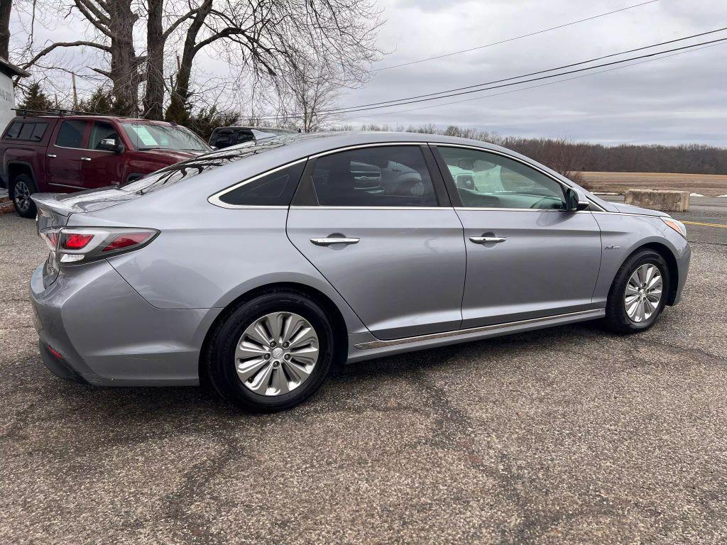 used 2016 Hyundai Sonata Hybrid car, priced at $7,995