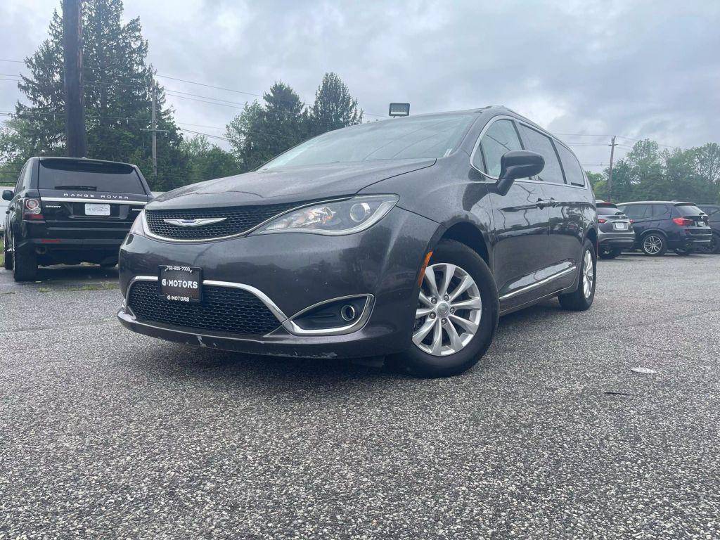 used 2019 Chrysler Pacifica car, priced at $11,395