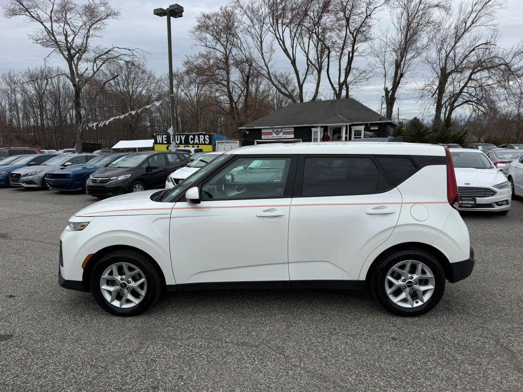 used 2022 Kia Soul car, priced at $10,300