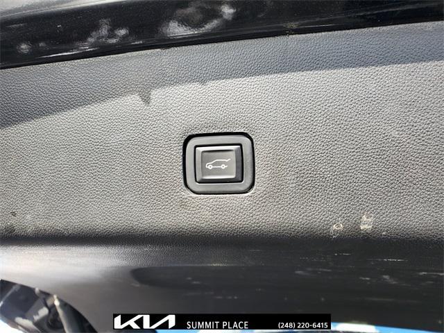 used 2021 Chevrolet Traverse car, priced at $24,577