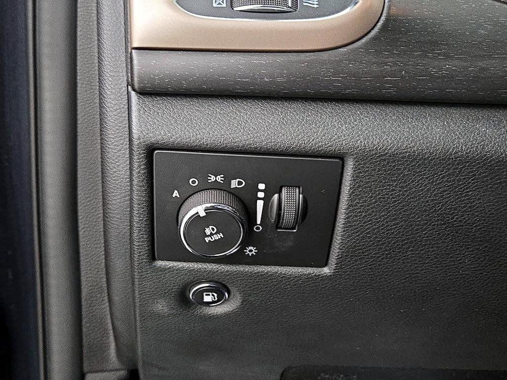 used 2015 Jeep Grand Cherokee car, priced at $14,998