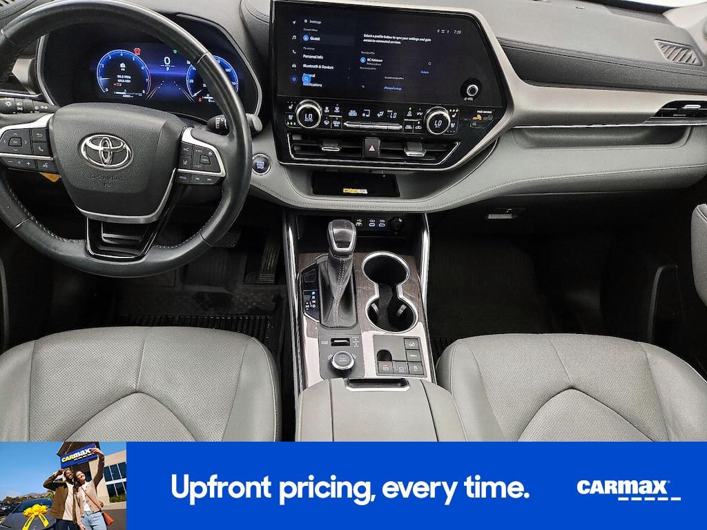 used 2023 Toyota Highlander car, priced at $36,998