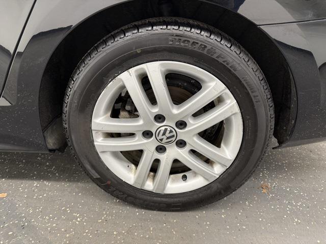 used 2015 Volkswagen Jetta car, priced at $10,000