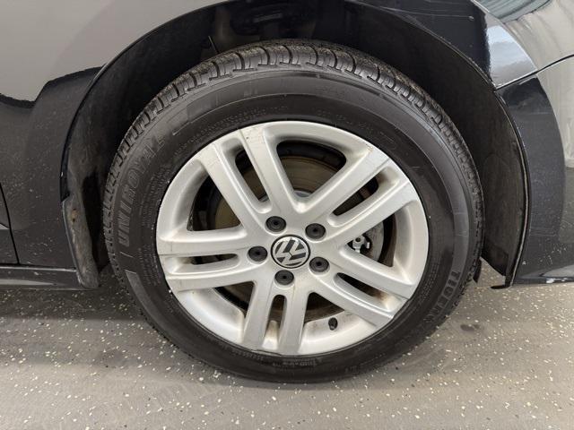 used 2015 Volkswagen Jetta car, priced at $10,000