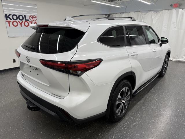 used 2023 Toyota Highlander car, priced at $40,000