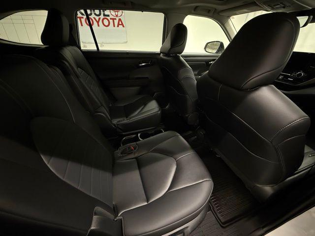 used 2023 Toyota Highlander car, priced at $39,000