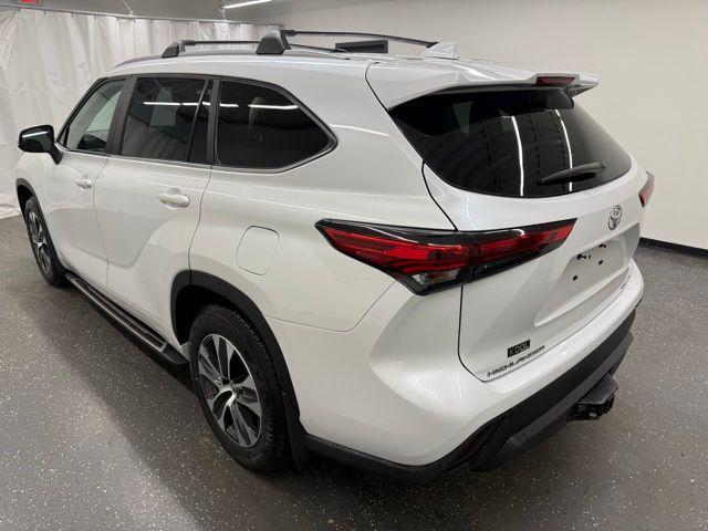 used 2023 Toyota Highlander car, priced at $39,000