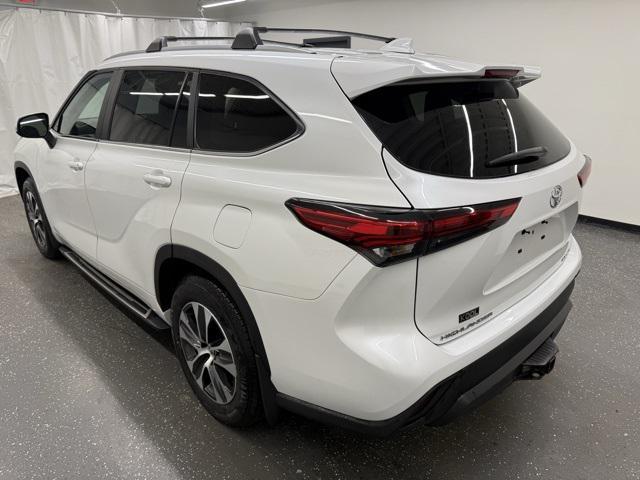 used 2023 Toyota Highlander car, priced at $40,000