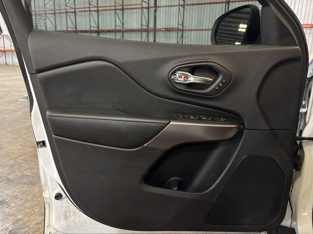 used 2019 Jeep Cherokee car, priced at $15,799