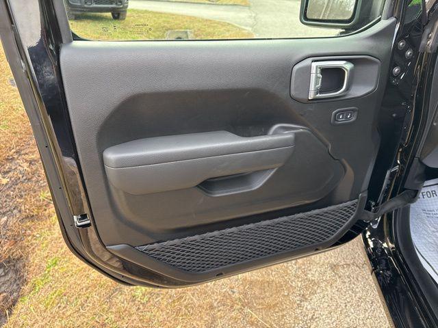 new 2026 Jeep Wrangler car, priced at $38,584