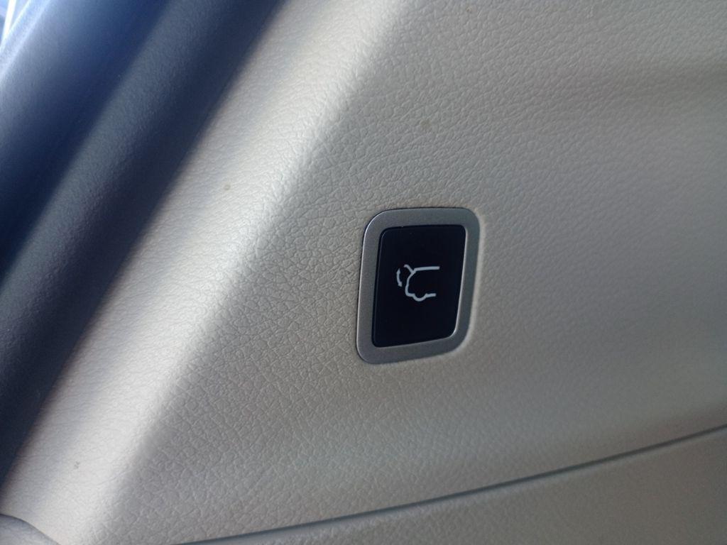 used 2023 Chrysler Pacifica car, priced at $18,000