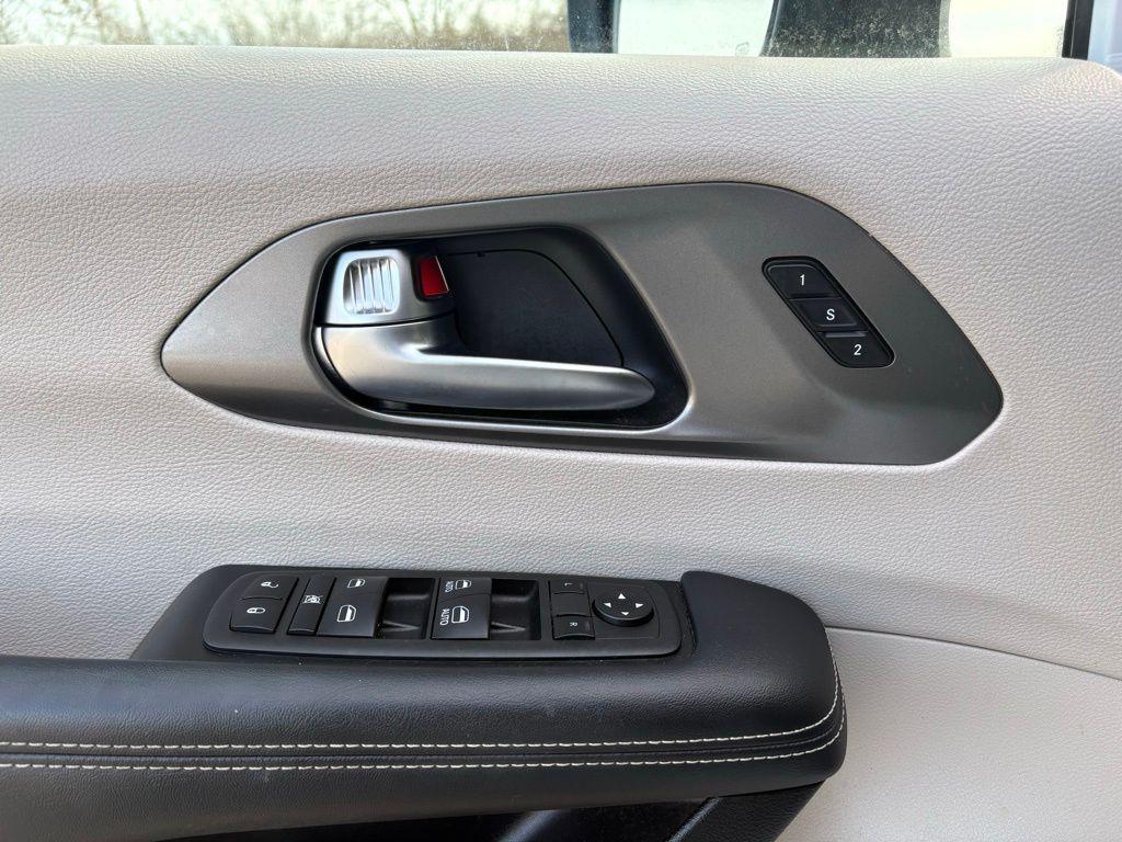 used 2023 Chrysler Pacifica car, priced at $18,000