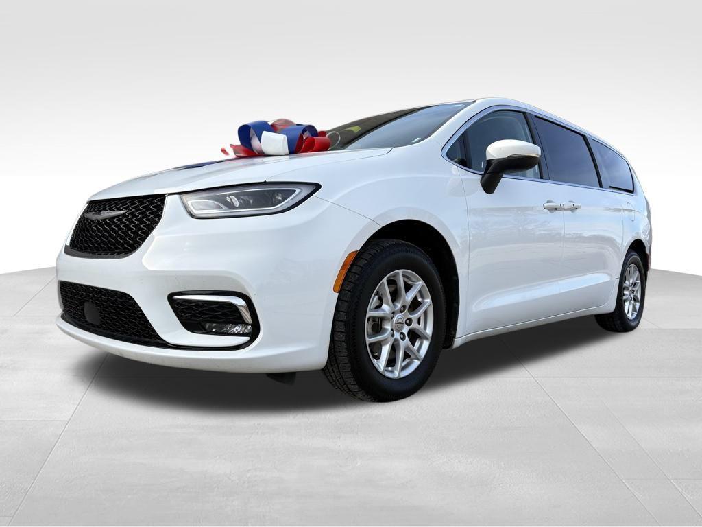 used 2023 Chrysler Pacifica car, priced at $18,000