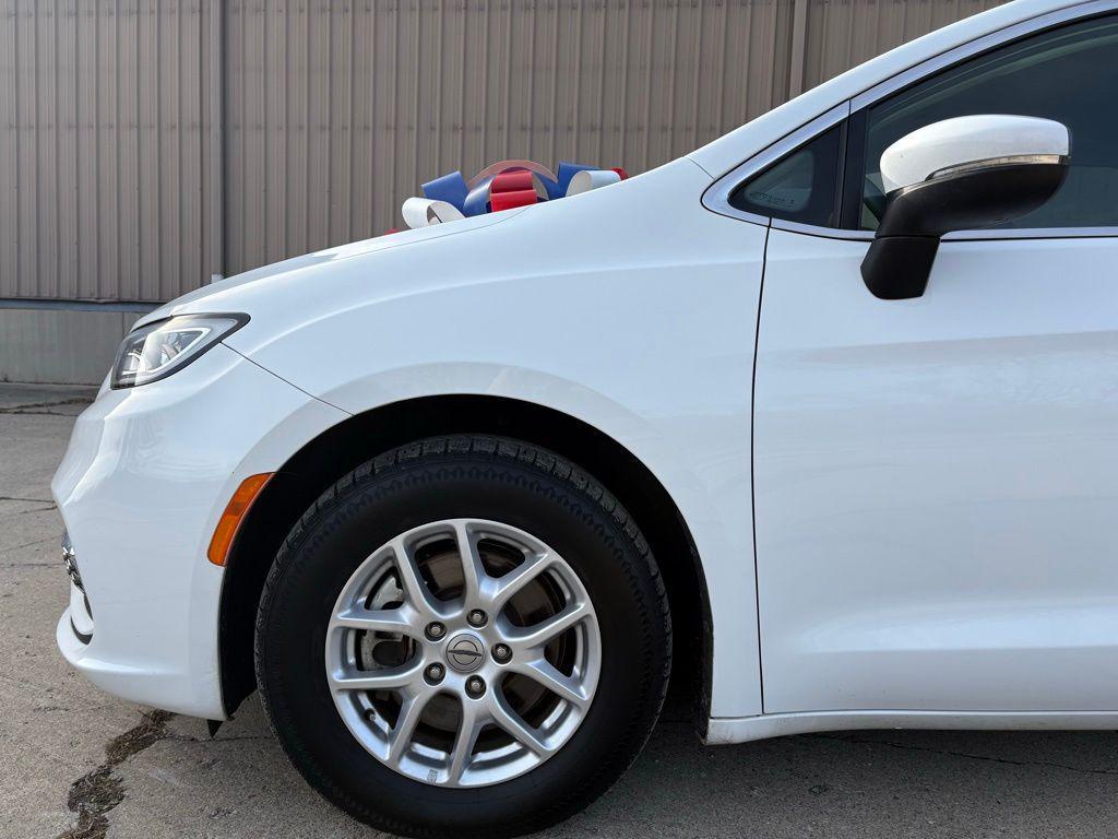 used 2023 Chrysler Pacifica car, priced at $18,000