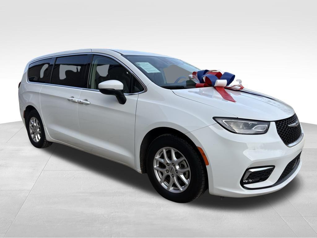 used 2023 Chrysler Pacifica car, priced at $18,000
