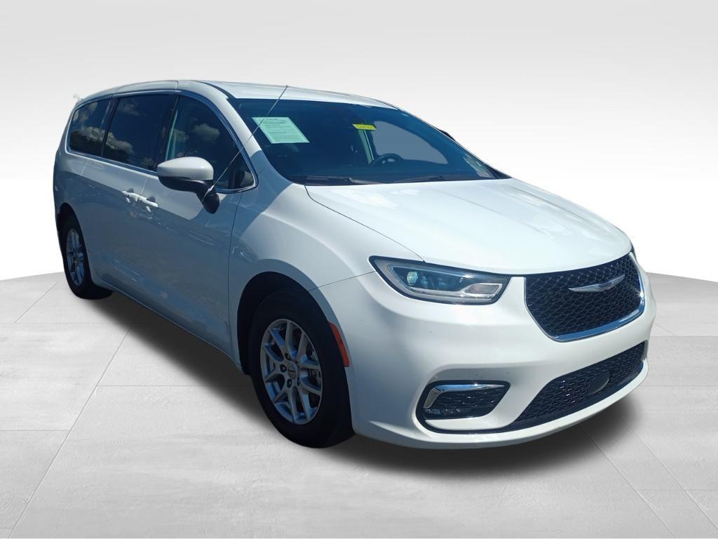 used 2023 Chrysler Pacifica car, priced at $18,000