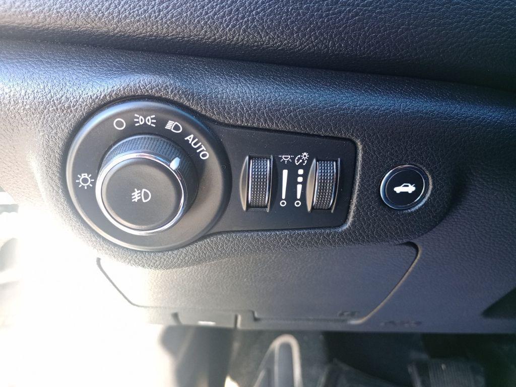 used 2015 Chrysler 200 car, priced at $5,999