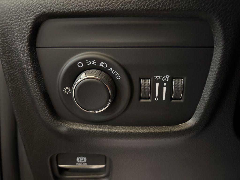 new 2026 Jeep Grand Cherokee car, priced at $37,416