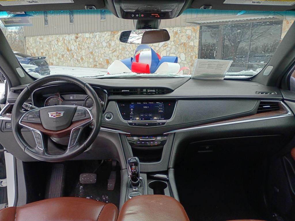 used 2021 Cadillac XT5 car, priced at $18,999