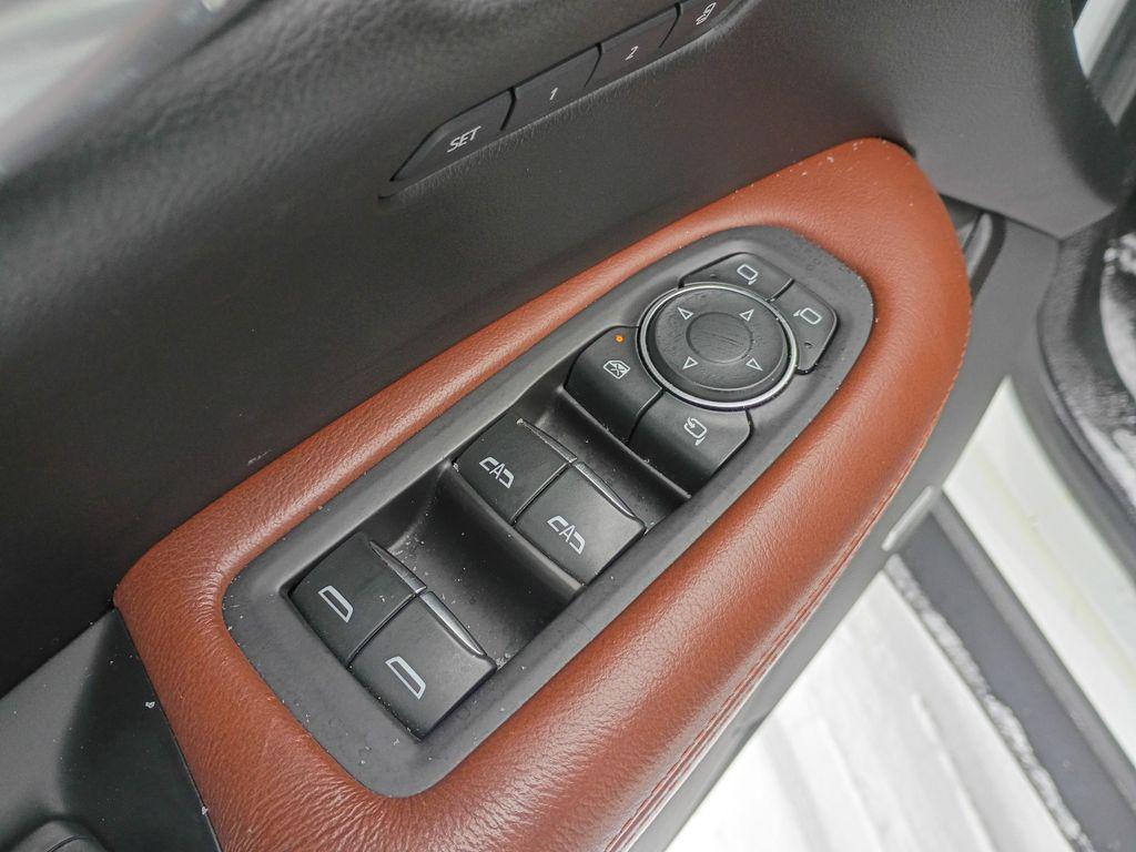 used 2021 Cadillac XT5 car, priced at $18,999