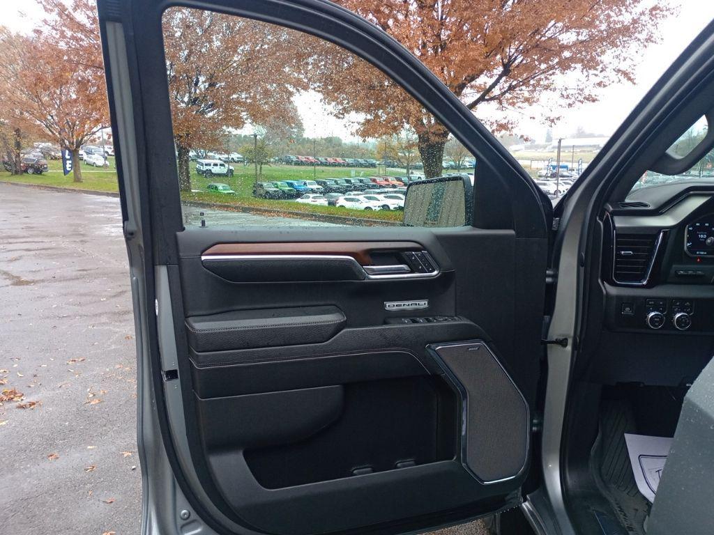 used 2024 GMC Sierra 1500 car, priced at $51,000