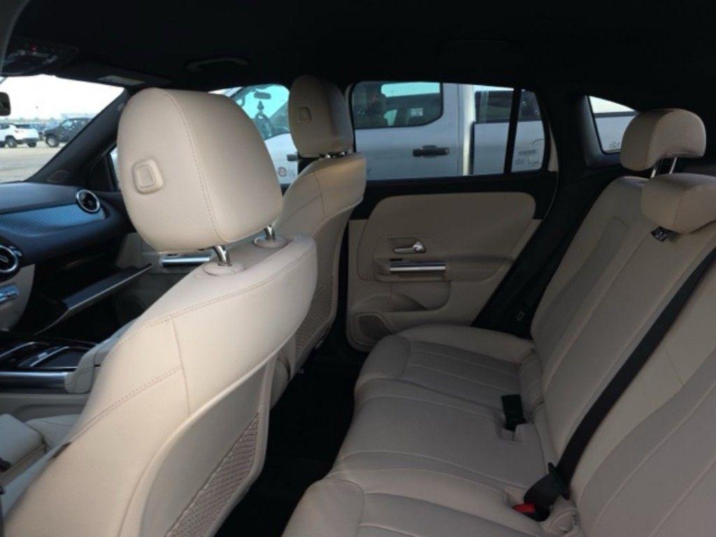 used 2025 Mercedes-Benz GLA 250 car, priced at $33,999