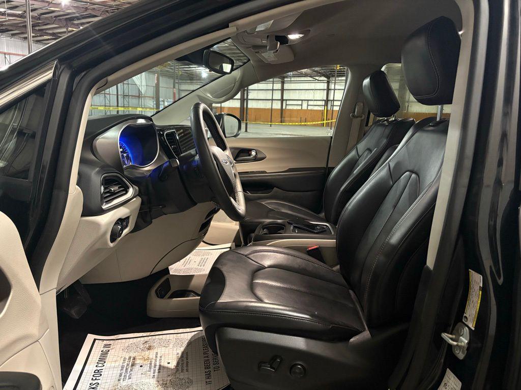 used 2023 Chrysler Pacifica car, priced at $21,999