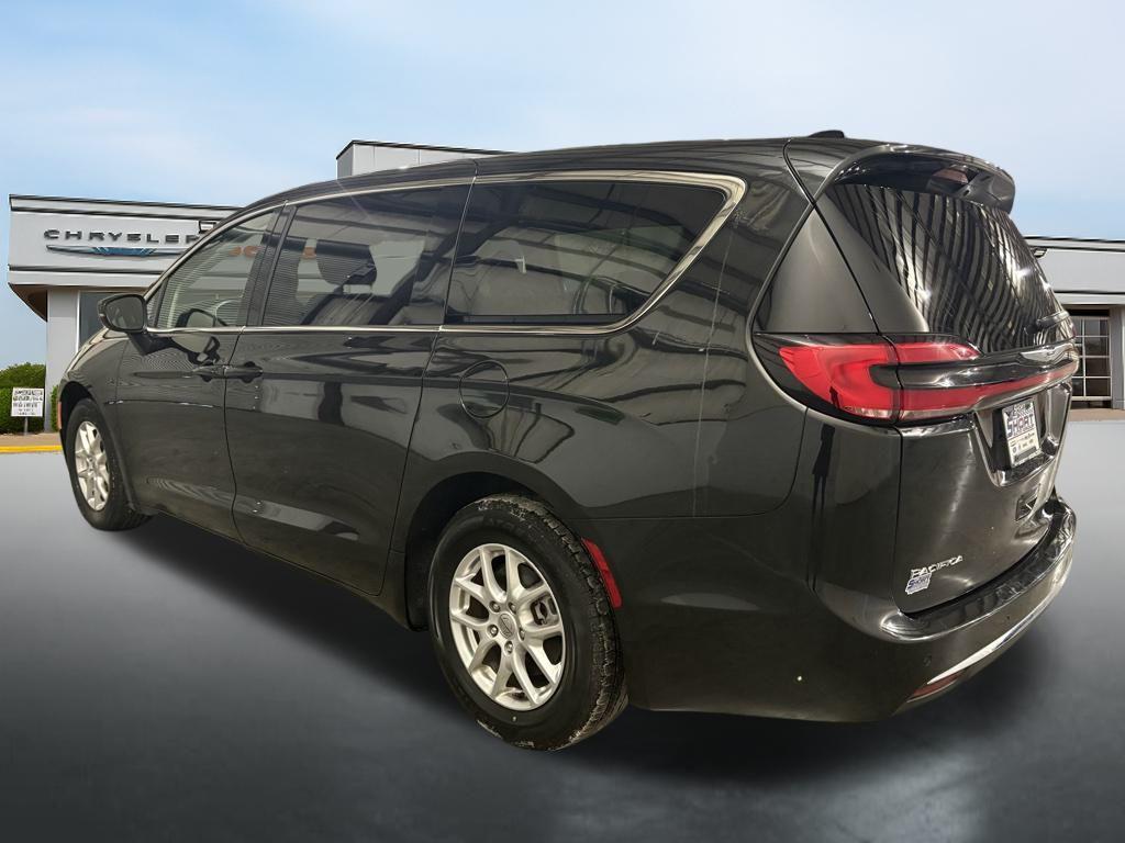 used 2023 Chrysler Pacifica car, priced at $21,999