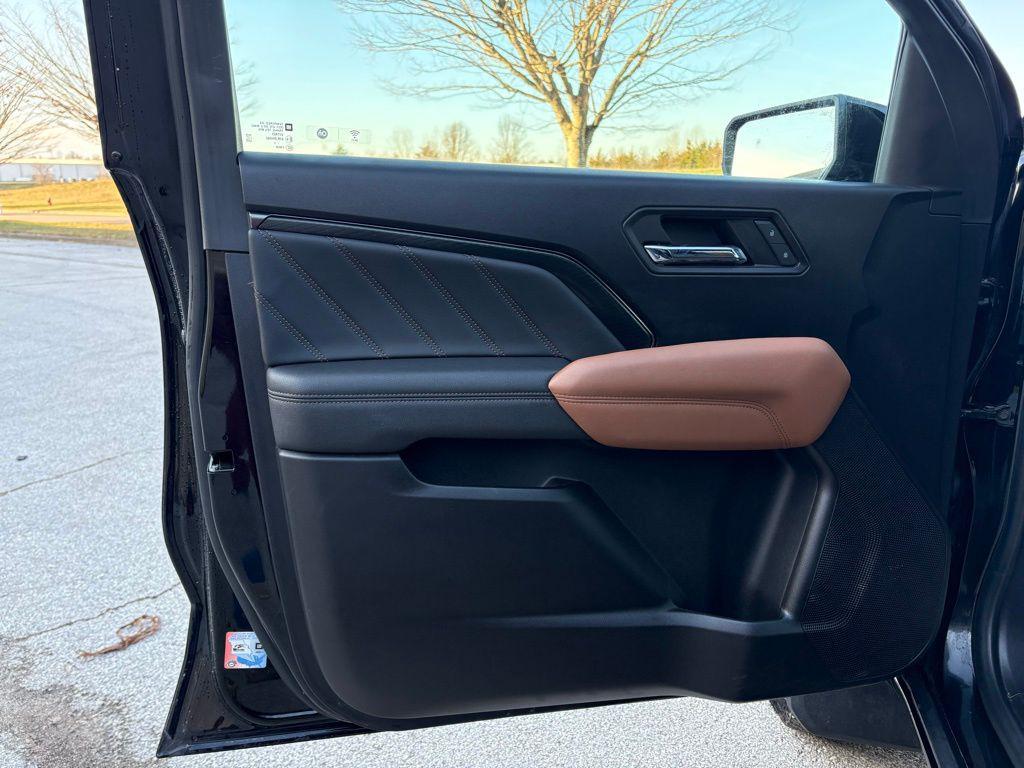 used 2023 GMC Canyon car, priced at $38,992