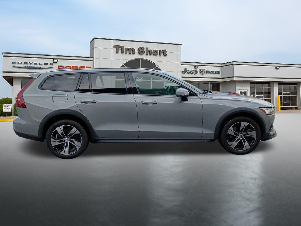 used 2025 Volvo V60 Cross Country car, priced at $31,500