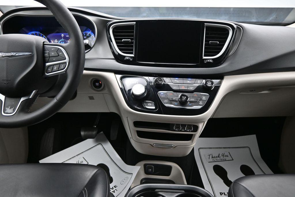 used 2023 Chrysler Pacifica car, priced at $20,898