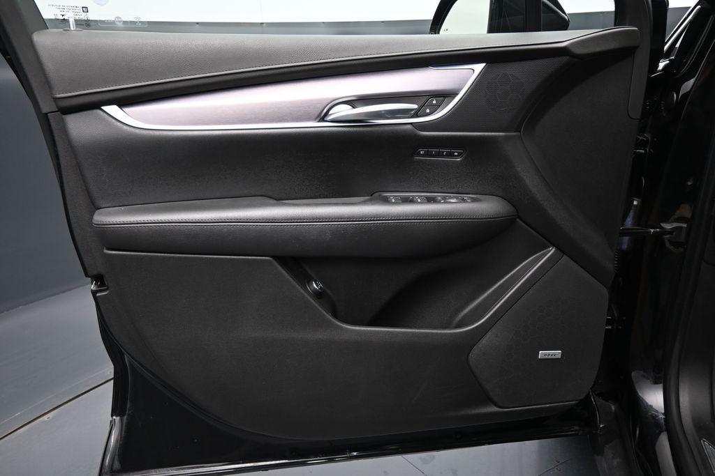 used 2018 Cadillac XT5 car, priced at $23,899