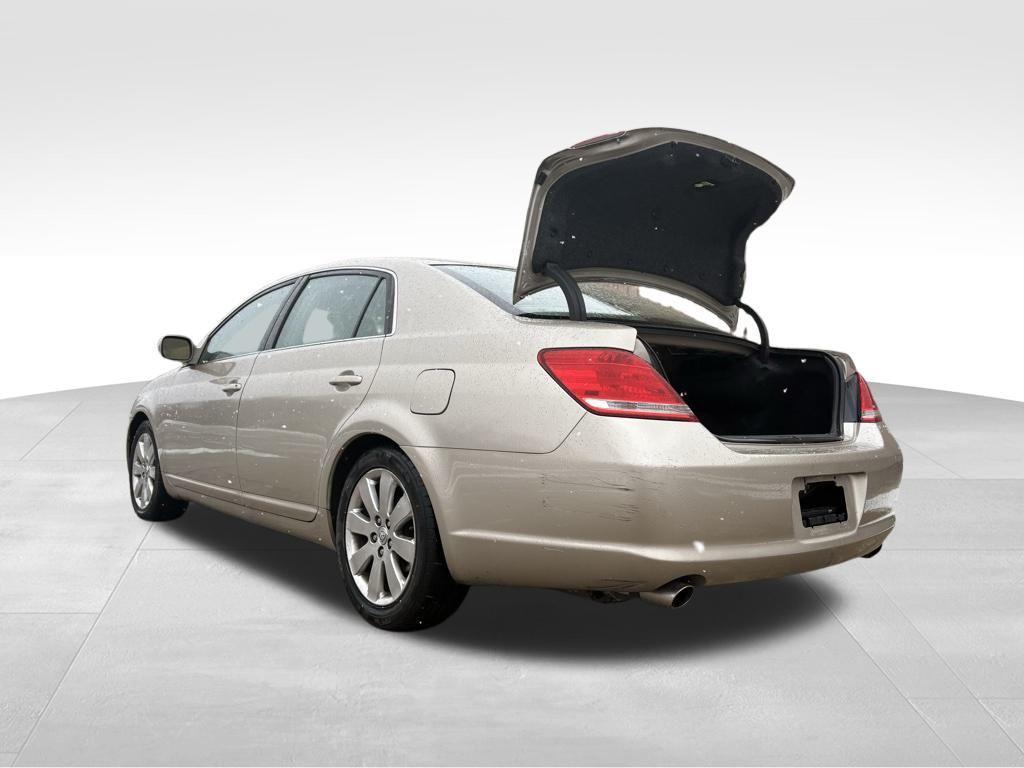 used 2005 Toyota Avalon car, priced at $2,999