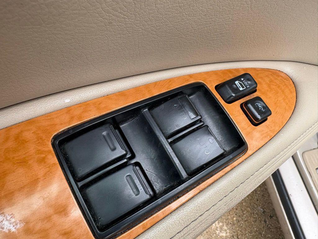 used 2005 Toyota Avalon car, priced at $2,999