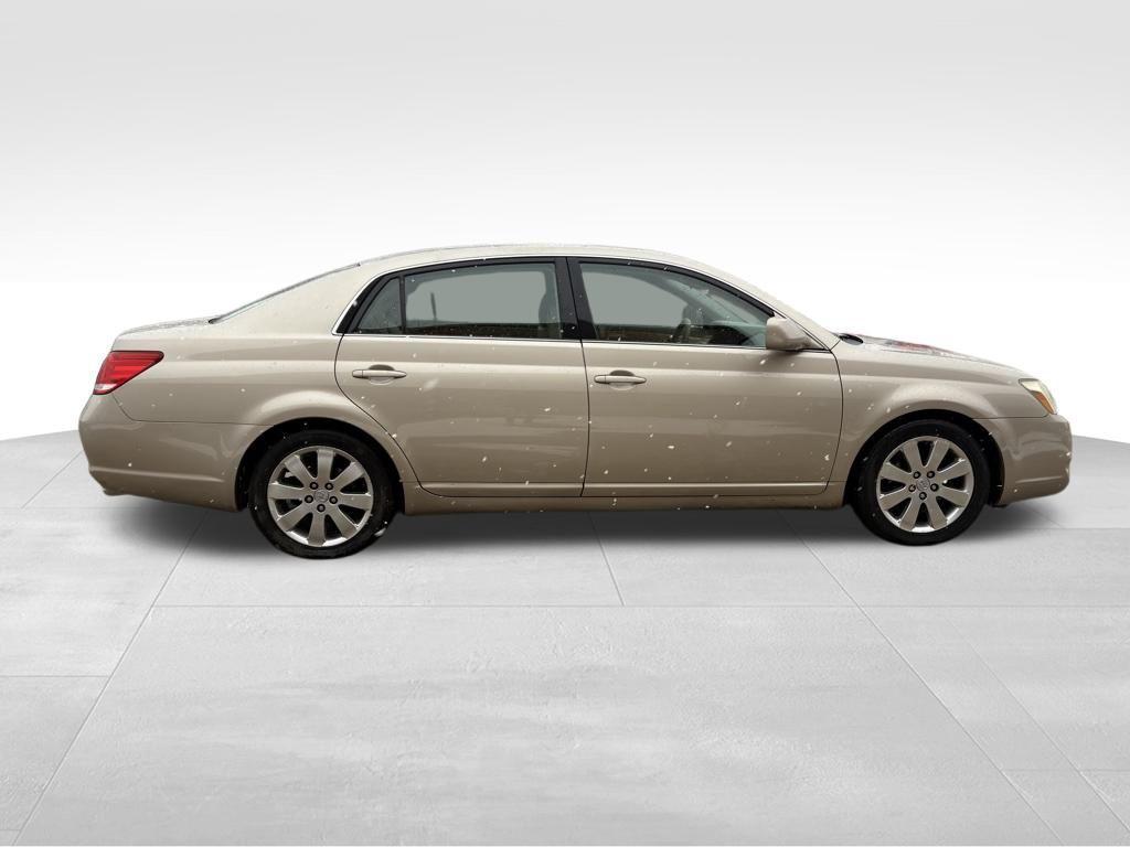 used 2005 Toyota Avalon car, priced at $2,999